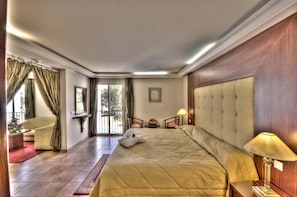 Minibar, in-room safe, desk, blackout drapes