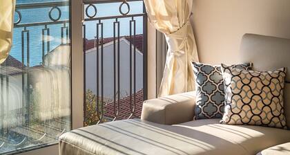 2 Bedroom SEAVIEW apartment with Pool