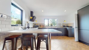 Luxury House with Hot Tub (No Dogs/Pets) | Private kitchen | Mini-fridge, microwave, stovetop, electric kettle