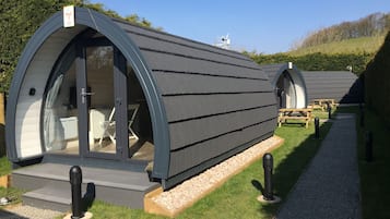 Ropa de cama de alta calidad y escritorio