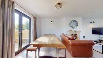 Ropa de cama de alta calidad y escritorio