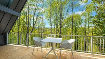 Perhemökki, useita sänkyjä, tupakointi kielletty | Terassi/patio