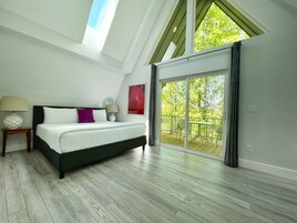 Premium Cabin, Non Smoking | Premium bedding, memory foam beds, individually decorated