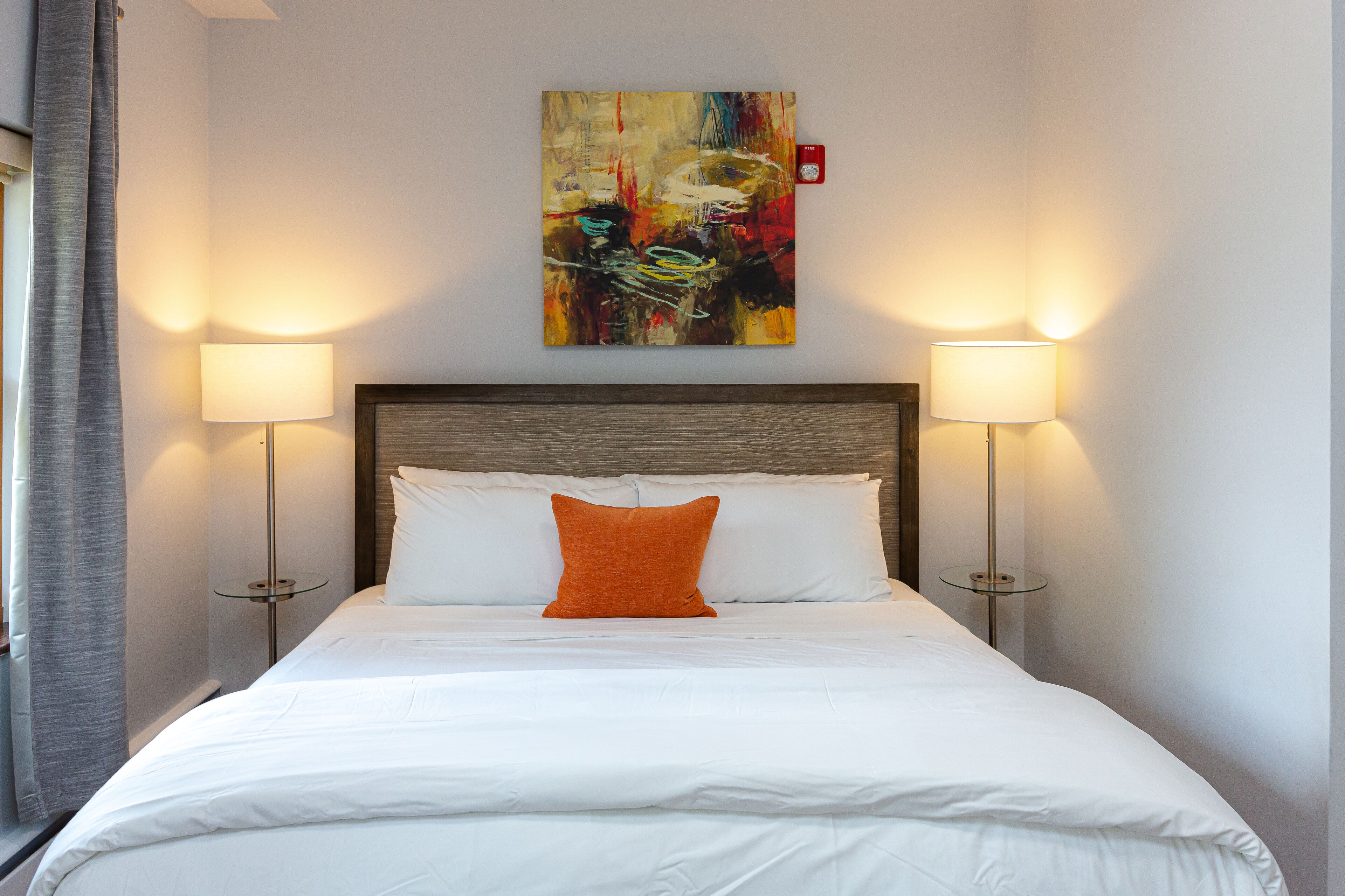 Economy kamer, niet-roken | Luxe beddengoed, bedden met traagschuimmatras, individueel gedecoreerd