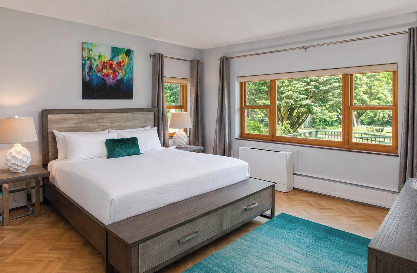 Economy-Zimmer, 1 King-Bett | Hochwertige Bettwaren, Betten mit Memory-Foam-Matratzen