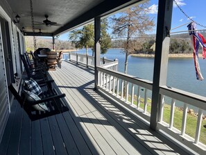 Terrace/patio - East Norris Point Breathtaking Lake View with Private Dock in Year Around Water (LaFollette)