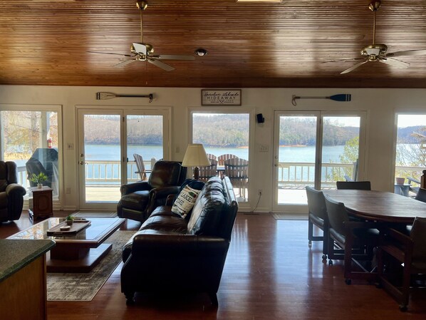 TV, fireplace, DVD player, foosball - East Norris Point Breathtaking Lake View with Private Dock in Year Around Water (LaFollette)