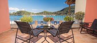 Blue Seaview Apartment on Nydri Coast