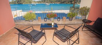 Blue Seaview Apartment on Nydri Coast