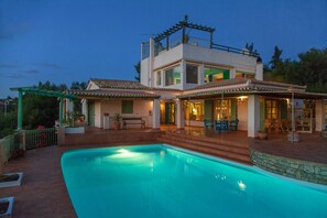Outdoor pool - Unique Villa with magnificent styling, Panoramic Sea Views and Swimming pool  (Porto Cheli)