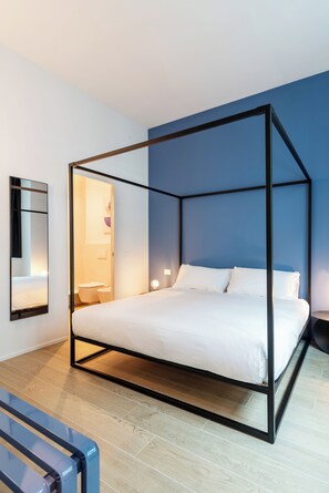 Leilighet, 1 dobbeltseng med sovesofa | Sengetøy av topp kvalitet, dundyner og skrivebord for bærbar PC