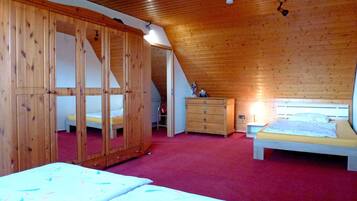 2 Schlafzimmer, Bügeleisen/Bügelbrett, Reisekinderbett, kostenloses WLAN