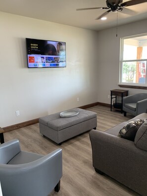 Smart TV, books