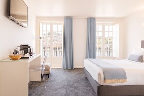 1 bedroom, individually decorated, individually furnished