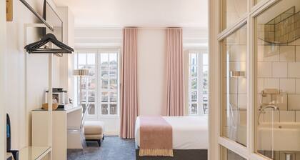 Miragaia Riverside Suites.