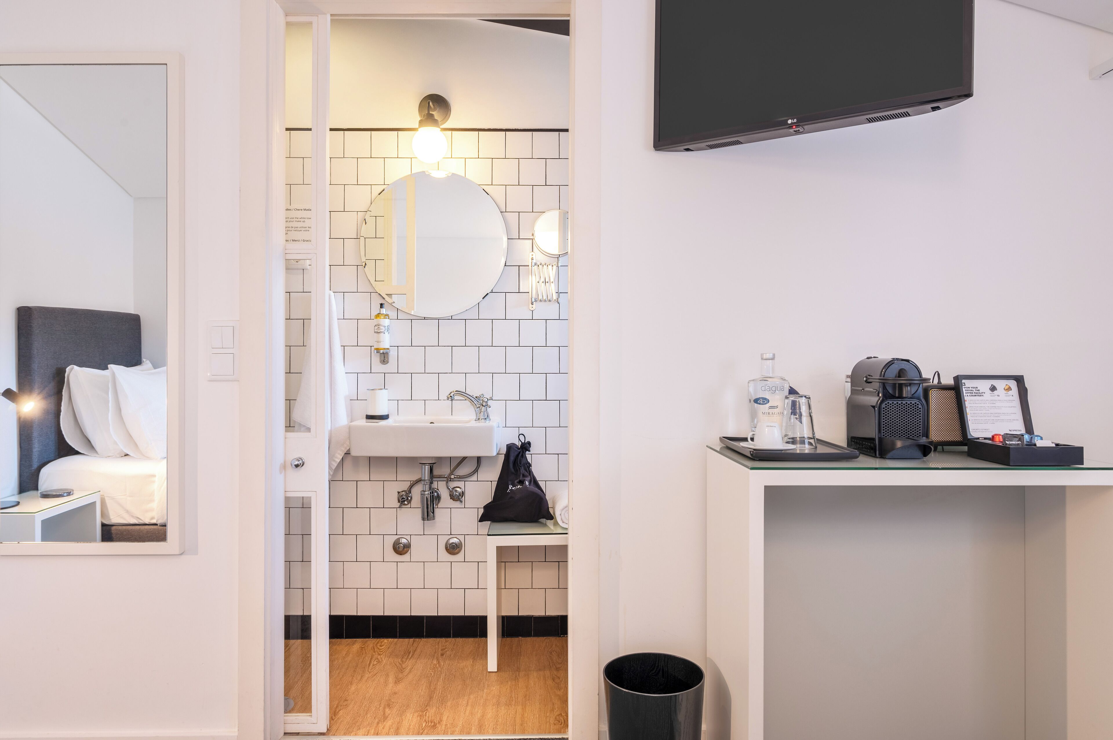 Habitación individual superior, vista al río (2) | Decoración personalizada, muebles diferentes y cortinas blackout 