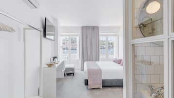 Classic Double Room, Balcony, River View