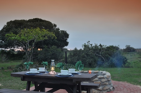 Área de parrillas y picnic. De Hoop Village Cottages