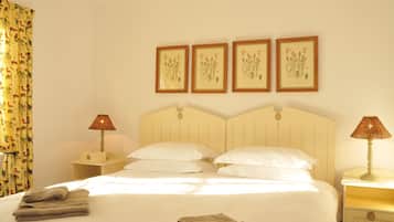 3 bedrooms, desk, laptop workspace, iron/ironing board