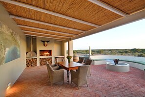 Villa estándar, vista al jardín | Terraza o patio