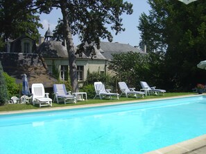 Outdoor pool, a heated pool