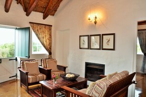 ตู้เย็น, ไมโครเวฟ, เตาอบ, เตาประกอบอาหาร