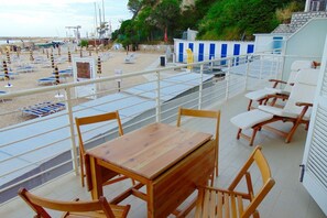 Outdoor dining - N226 - Numana, wonderful two-room apartment facing the sea (Numana)