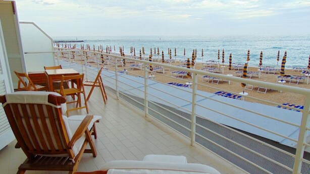 Unclassified image, 1 of 25, button - N226 - Numana, wonderful two-room apartment facing the sea (Numana)