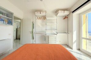 1 bedroom, bed sheets - N226 - Numana, wonderful two-room apartment facing the sea (Numana)