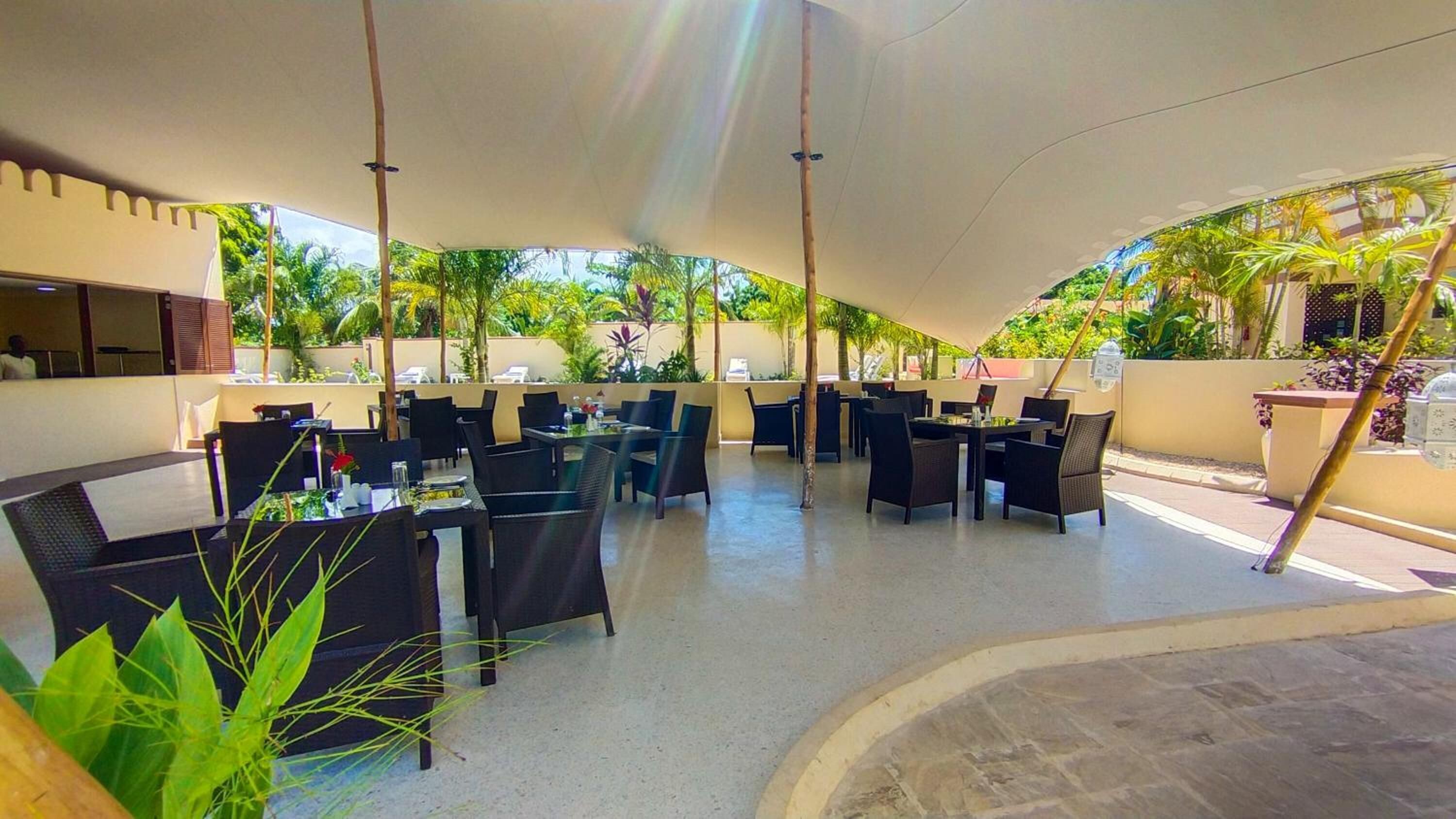 breakfast, lunch, dinner served; local and international cuisine