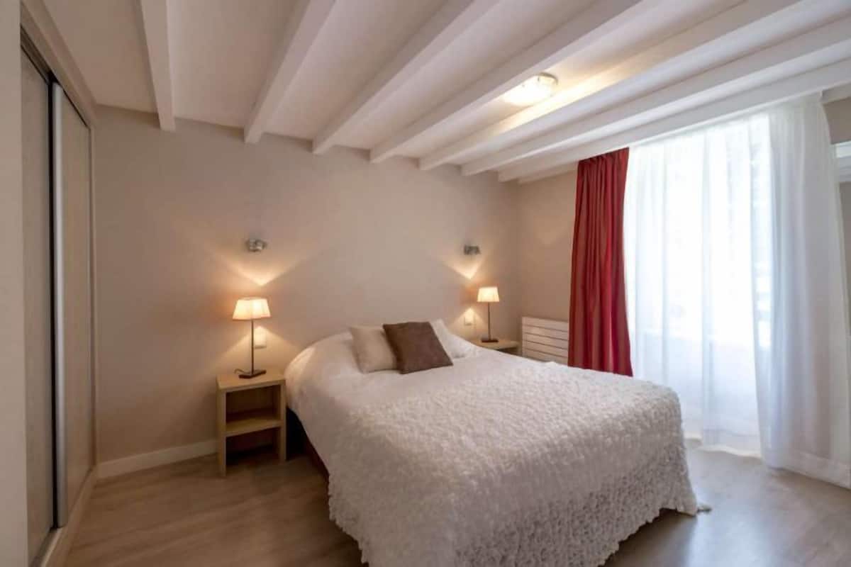 1 bedroom, soundproofing, free WiFi