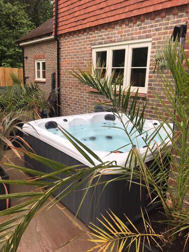 Large luxury detached family house. Hot Tub. Sussex countryside on the doorstep.