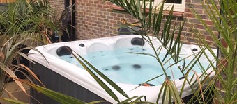 Large luxury detached family house. Hot Tub. Sussex countryside on the doorstep.