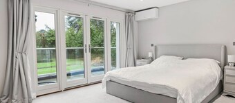 Large luxury detached family house. Hot Tub. Sussex countryside on the doorstep.