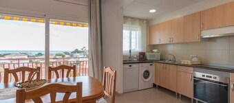 Precioso piso de 110 metros, gran terraza con vistas al mar, 8 personas