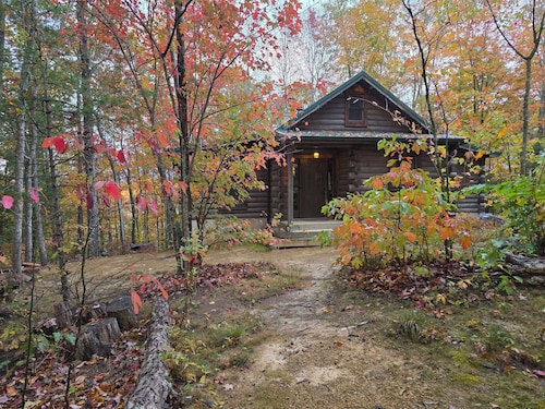 Cozy Cabin on 11 acres with Lake/Mtn. Views!