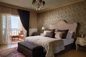 5 bedrooms, desk, iron/ironing board, WiFi