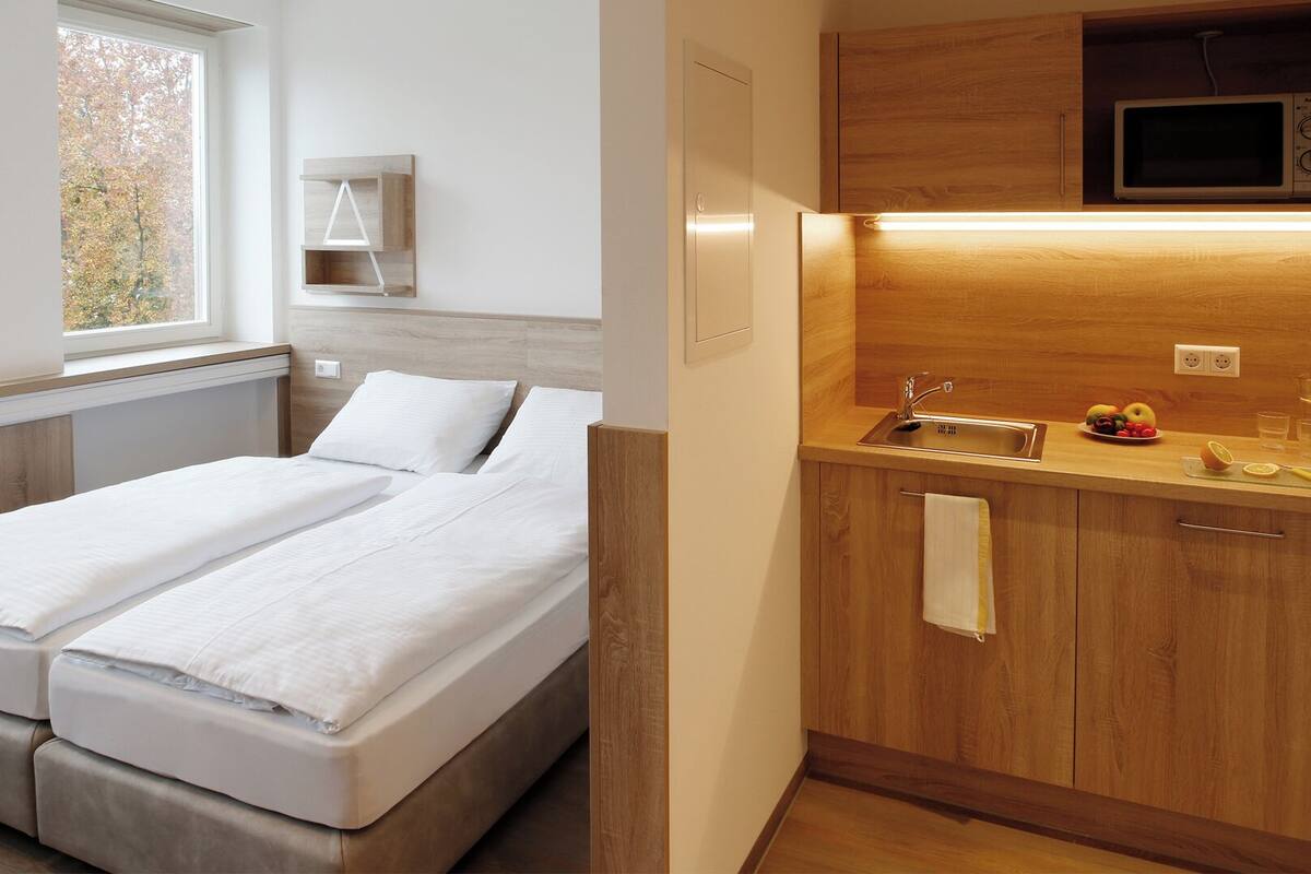 Double Room | Desk, laptop workspace, free WiFi, bed sheets