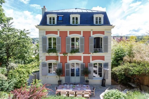 Beautiful family home with huge garden