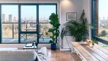 Apartment (1 Bedroom) | Living room | TV