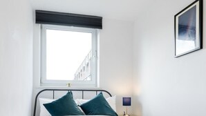 Leilighet (4 Bedrooms) | 4 soverom, skrivebord for bærbar PC, strykejern/-brett og sengetøy