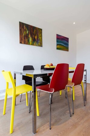 Apartment (4 Bedrooms) | Dining - 4 Bed House Central London Sleeps 8 (London)