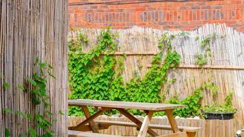 House (3 Bedrooms) | Property grounds