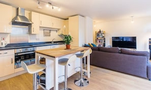 Apartment (2 Bedrooms) | Private kitchen
