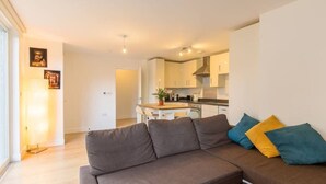Apartment (2 Bedrooms) | Living room - Contemporary and Bright 2 Bed Flat in East London (London)