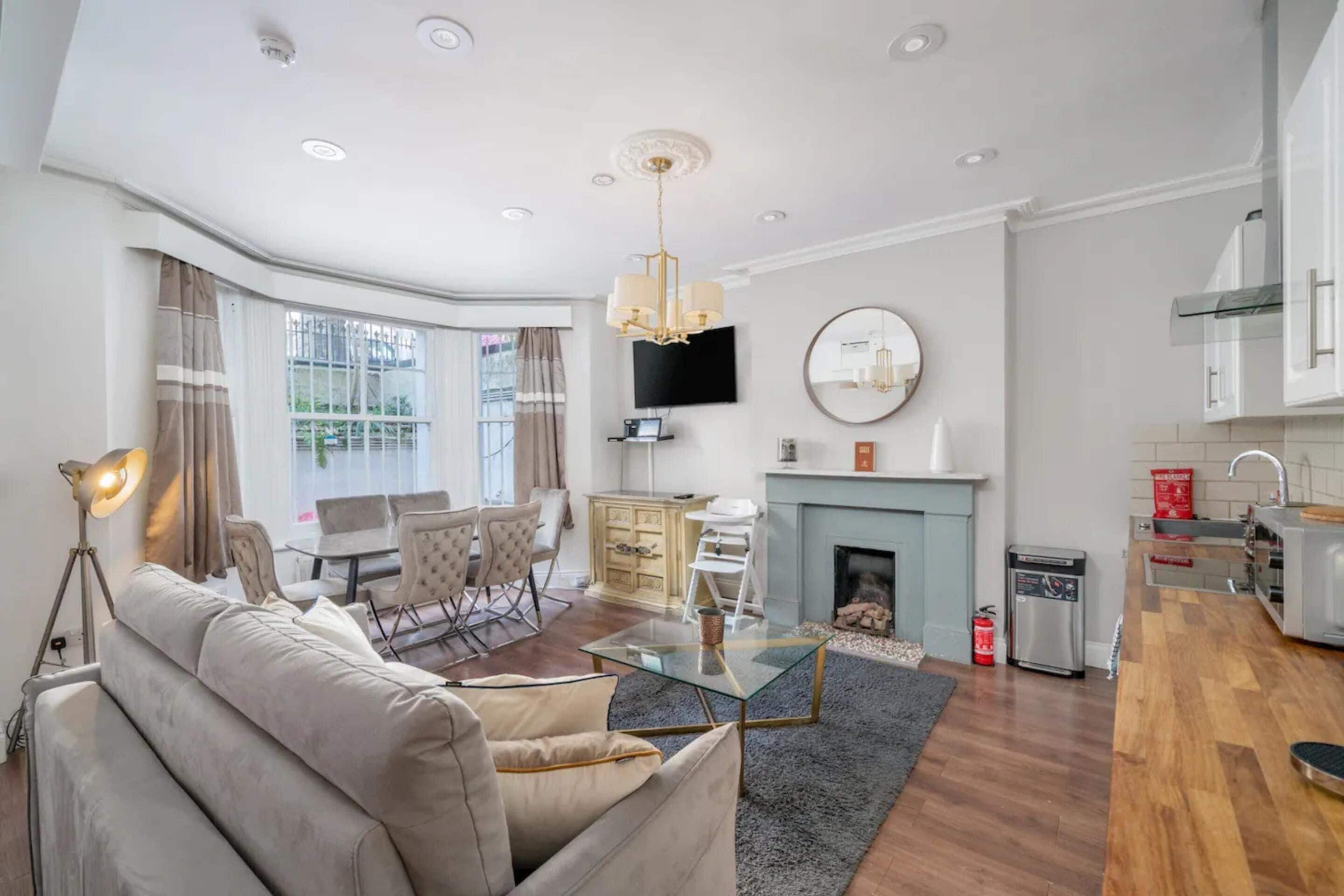 Apartment (2 Bedrooms) | Living area | TV, fireplace