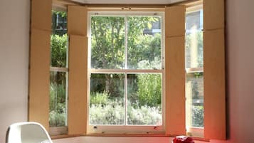 Apartment (1 Bedroom) | 1 bedroom, laptop workspace, iron/ironing board, bed sheets