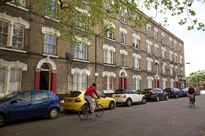 Exterior - Characterful 2 Bedroom With Large Terrace (London)