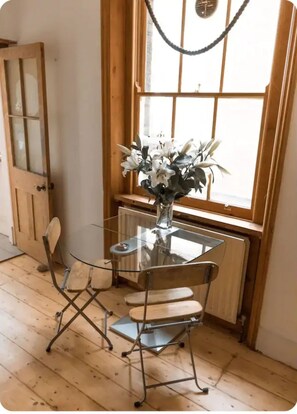 Apartment (2 Bedrooms) | Interior - Characterful 2 Bedroom With Large Terrace (London)