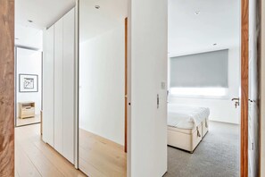 Apartment (2 Bedrooms) | 2 Schlafzimmer, laptopgeeigneter Arbeitsplatz, Bügeleisen/Bügelbrett